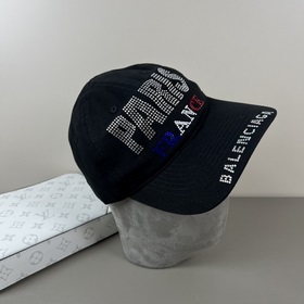 BALENCIAGA巴黎世家新款logo棒球帽，很酷的色系，男女佩戴都有不同st