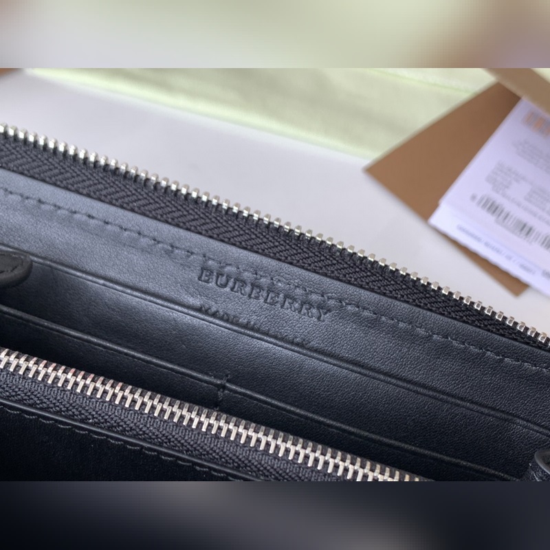 TB壓花皮革拉鍊包 【B 家】原單品質 ～～ 采用進口粒面小牛皮壓花， 專櫃品質