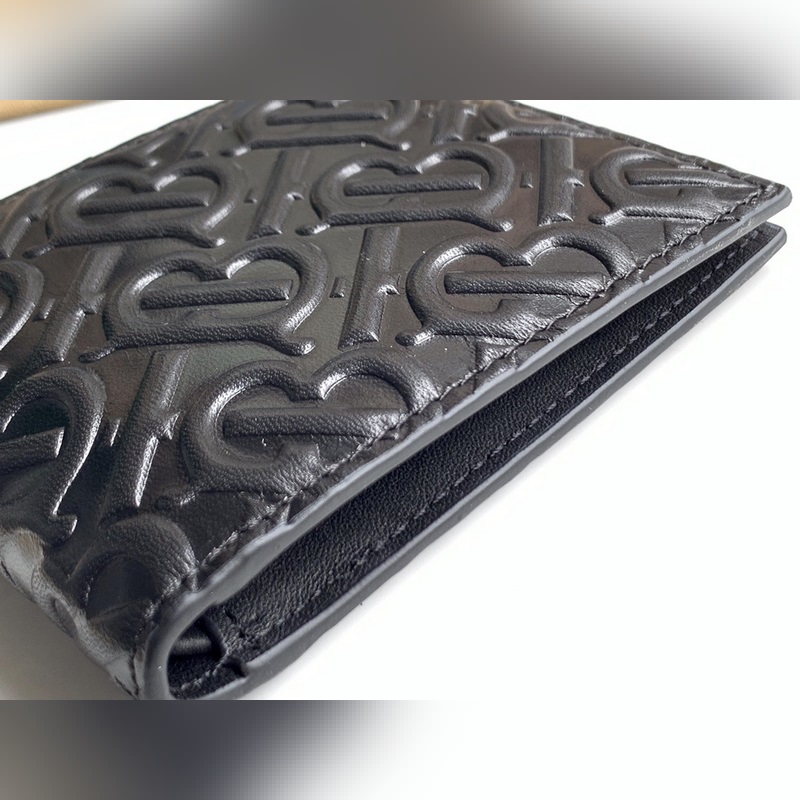 TB壓花專屬標識皮革雙折錢夾 【B 家】原單出品 ～～ 進口粒面小牛皮壓花， 專