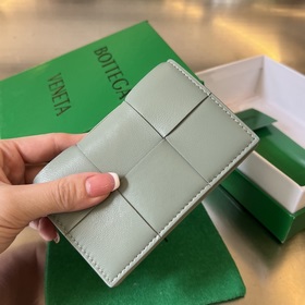 #Bv 新款大格編織名片夾  679849 這款大編織真的好簡約大氣，柔軟牛皮制