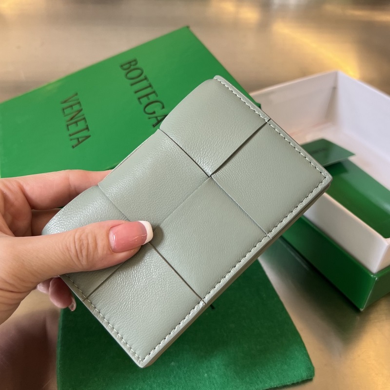 #Bv 新款大格編織名片夾  679849 這款大編織真的好簡約大氣，柔軟牛皮制