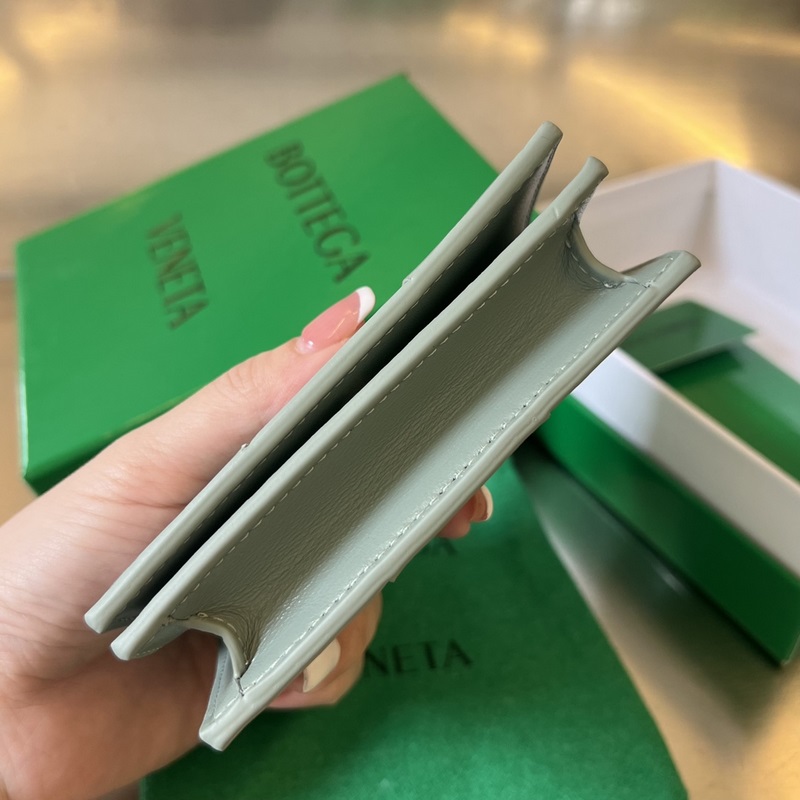 #Bv 新款大格編織名片夾  679849 這款大編織真的好簡約大氣，柔軟牛皮制