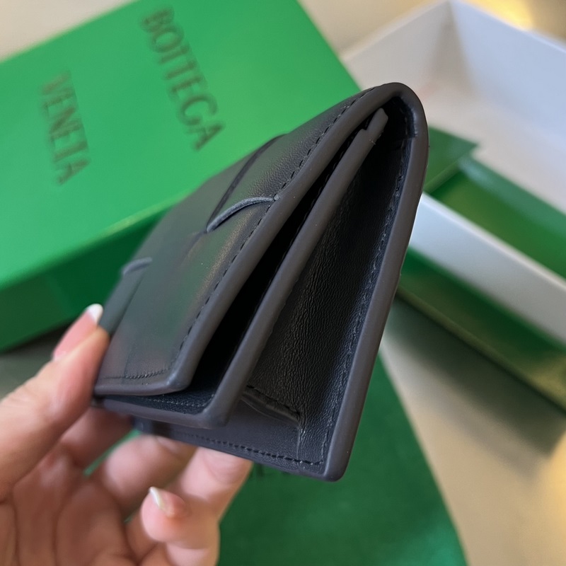 #Bv 新款大格編織名片夾。651396 這款大編織真的好簡約大氣，采用進口小羊