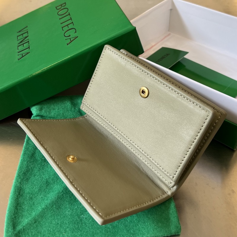 #Bv 新款大格編織名片夾。651396 這款大編織真的好簡(jiǎn)約大氣，采用進(jìn)口小羊