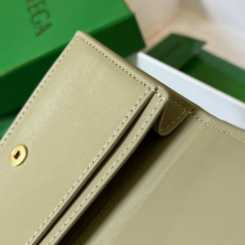 #Bv 新款大格編織名片夾。651396 這款大編織真的好簡(jiǎn)約大氣，采用進(jìn)口小羊