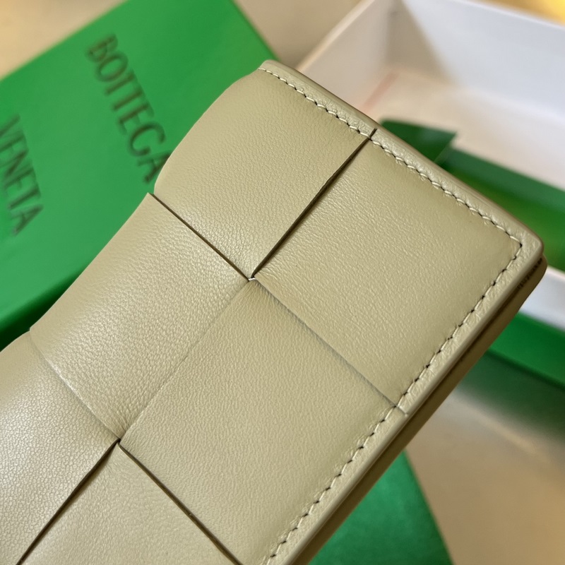 #Bv 新款大格編織名片夾。651396 這款大編織真的好簡(jiǎn)約大氣，采用進(jìn)口小羊