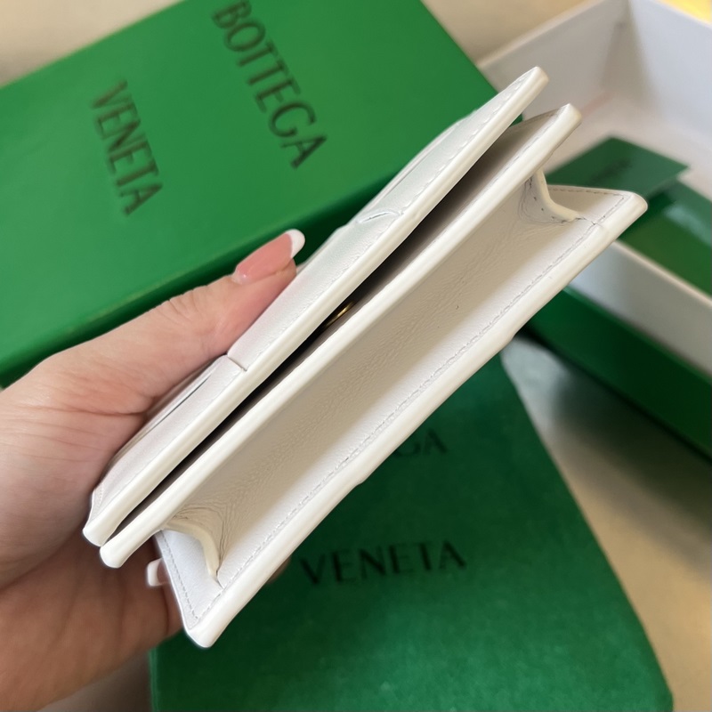 #Bv 新款大格編織名片夾。651396 這款大編織真的好簡約大氣，采用進口小羊