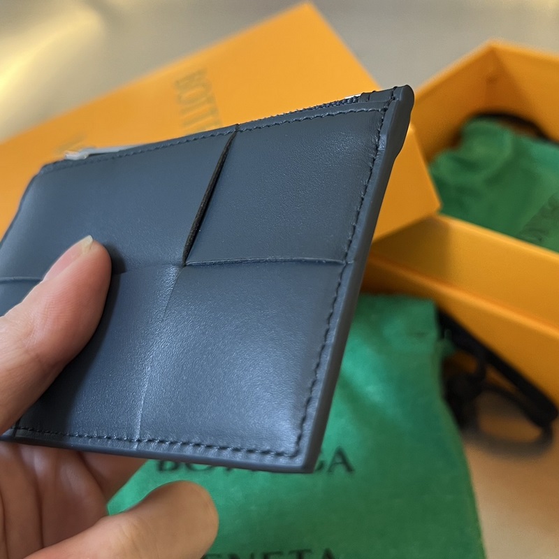 #BV 新款大編格卡包679843 簡簡單單精緻卡包 拉鍊設計可放零錢或者硬幣