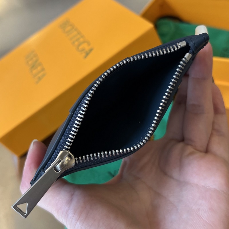 #BV 新款大編格卡包679843 簡簡單單精緻卡包 拉鍊設計可放零錢或者硬幣