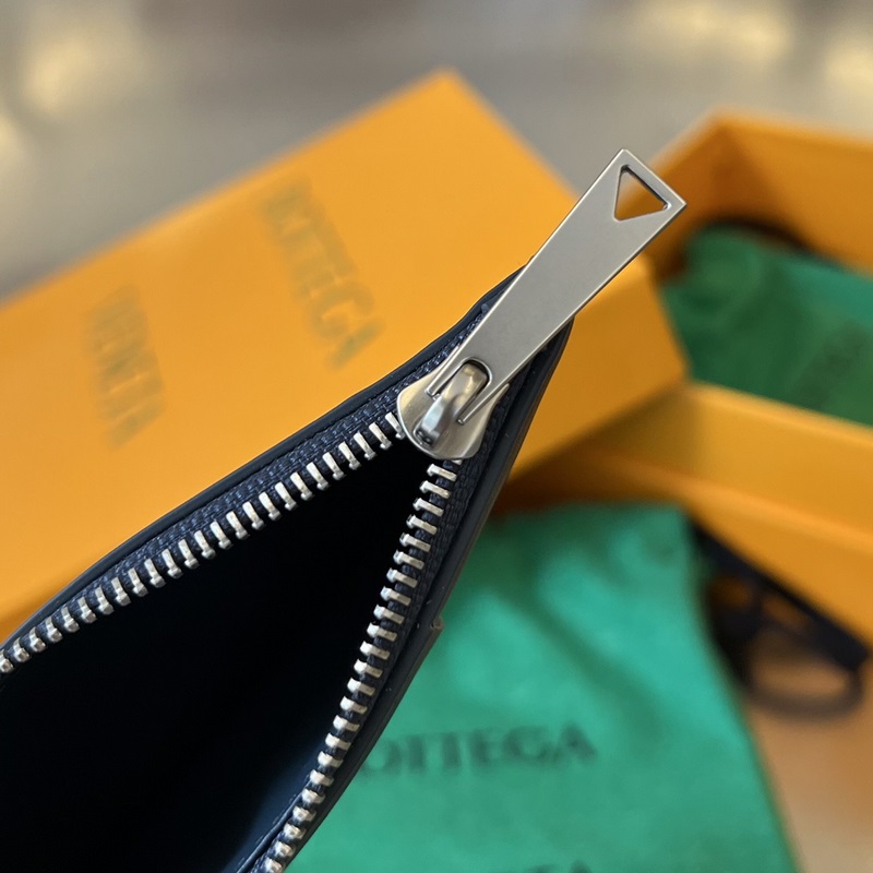 #BV 新款大編格卡包679843 簡簡單單精緻卡包 拉鍊設計可放零錢或者硬幣