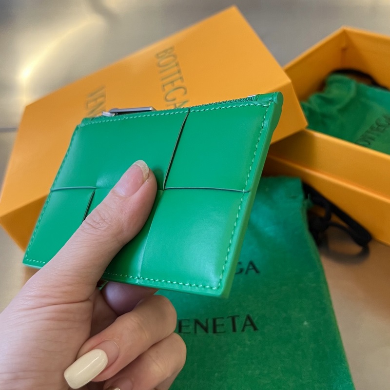 #BV 新款大編格卡包679843 簡簡單單精緻卡包 拉鍊設計可放零錢或者硬幣