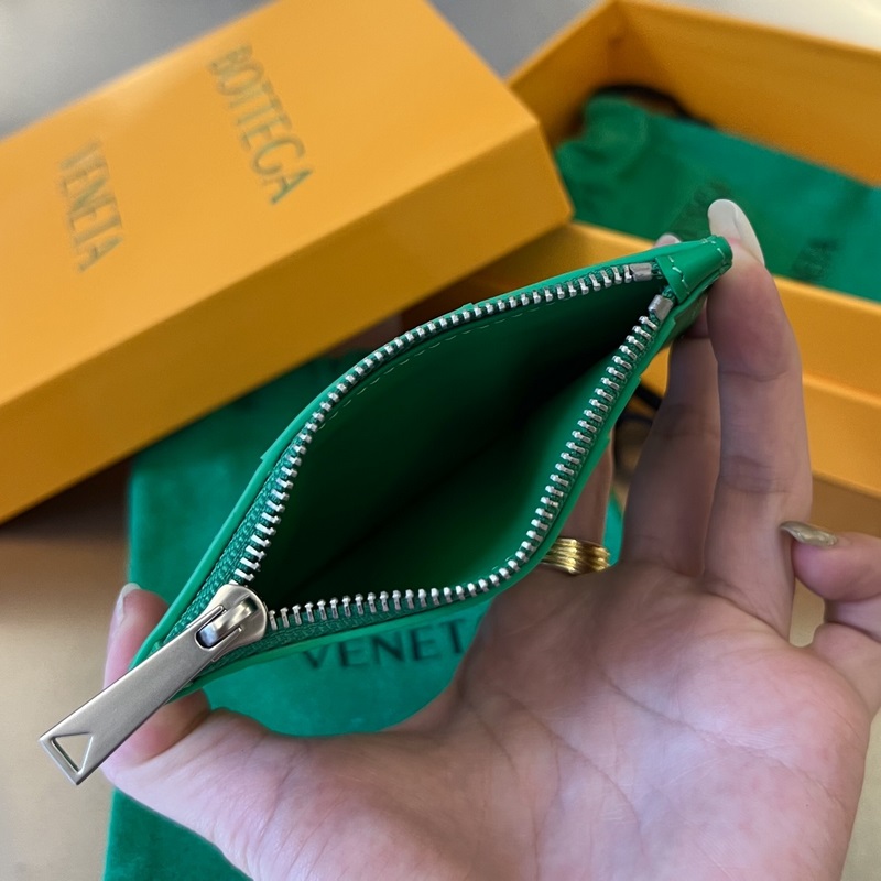 #BV 新款大編格卡包679843 簡簡單單精緻卡包 拉鍊設計可放零錢或者硬幣