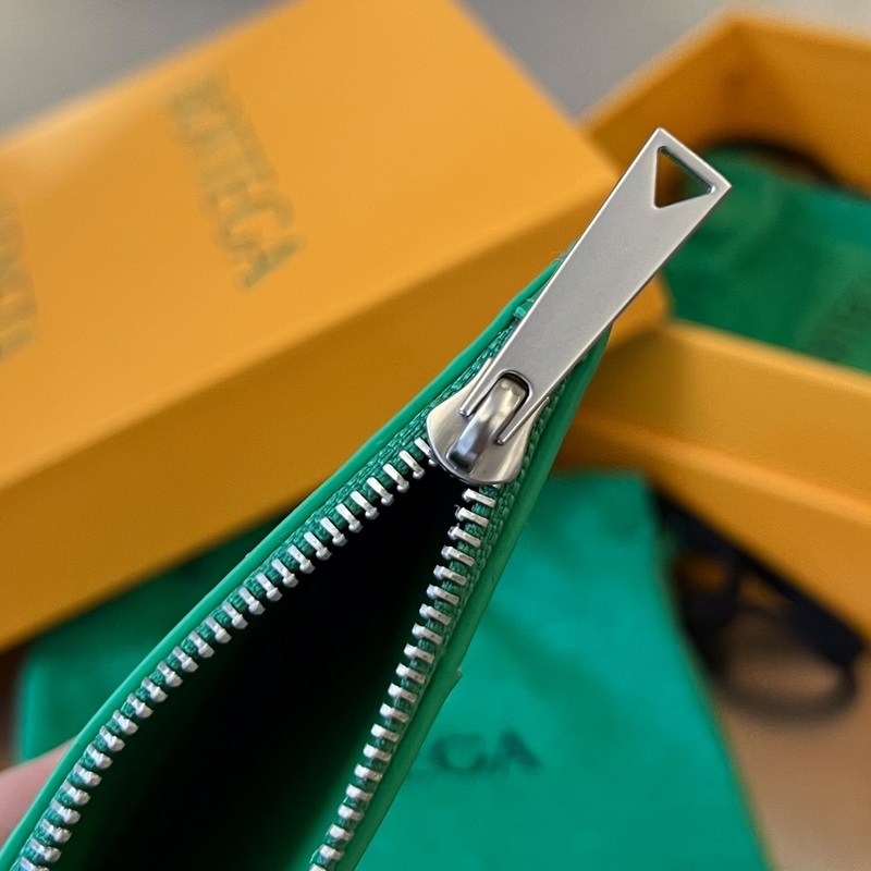 #BV 新款大編格卡包679843 簡簡單單精緻卡包 拉鍊設計可放零錢或者硬幣