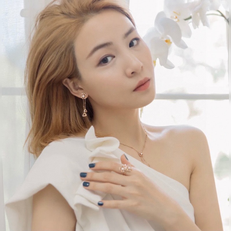 Bvlgari寶格麗 FIOREVER詠綻系列 高端定制火爆專櫃光面小花耳釘 一