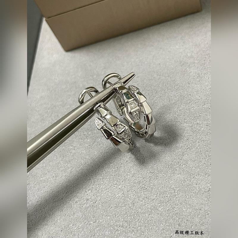 寶格麗高級精工版頭尾鑽細蛇耳拍玫瑰金白金黃金現貨 真香系列... 實物簡單大方