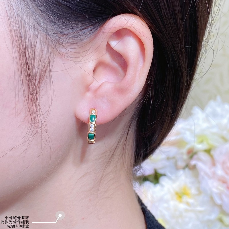 （分件組裝）V金材質(zhì)。天然白貝母  天然孔雀綠5140290。寶格麗精工小號 貝