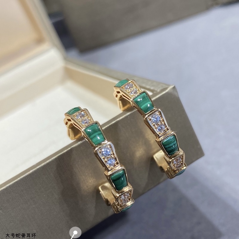 V金鍍咪金 天然白貝母  天然孔雀石 。寶格麗精工大號貝殼 蛇骨耳環，BVLGA