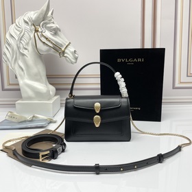 Alexander Wang與Bvlgari寶格麗 合作推出#WangxBvlg