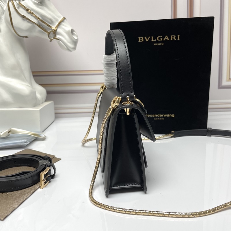 Alexander Wang與Bvlgari寶格麗 合作推出#WangxBvlg