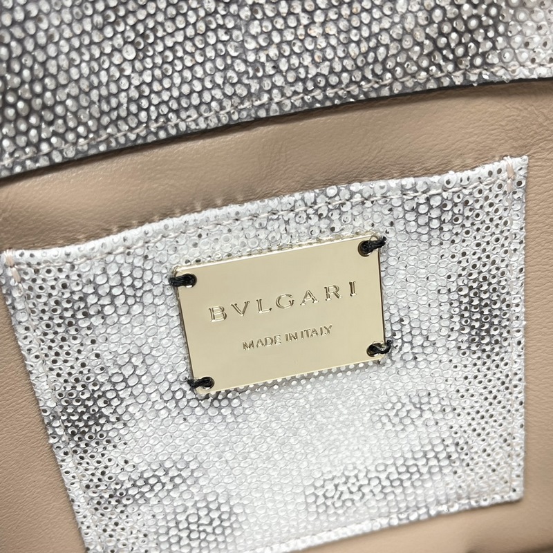 BVLGARI2019年早春限量新款-水蛇皮款都出貨啦 銀白色超級好看，銀白色的