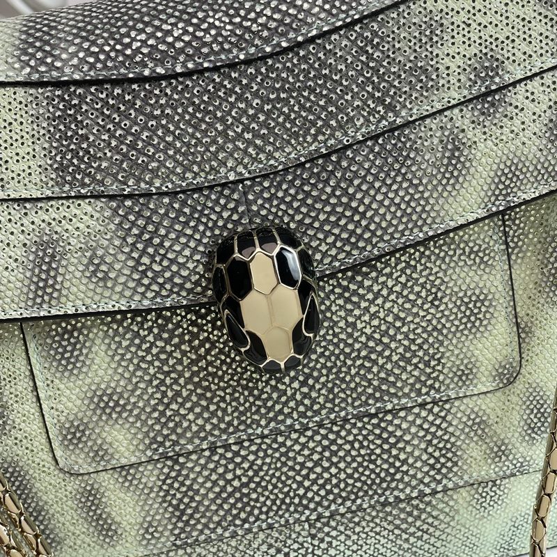 Bvlgari 2019年最新限量款-水蛇皮蛇頭包包首發上市 這款皮的質感非常的