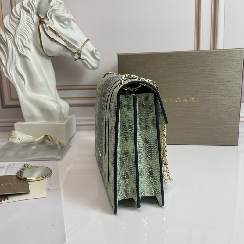 Bvlgari 2019年最新限量款-水蛇皮蛇頭包包首發上市 這款皮的質感非常的