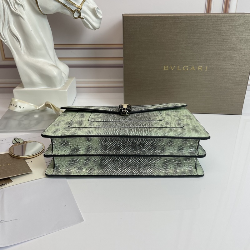Bvlgari 2019年最新限量款-水蛇皮蛇頭包包首發上市 這款皮的質感非常的