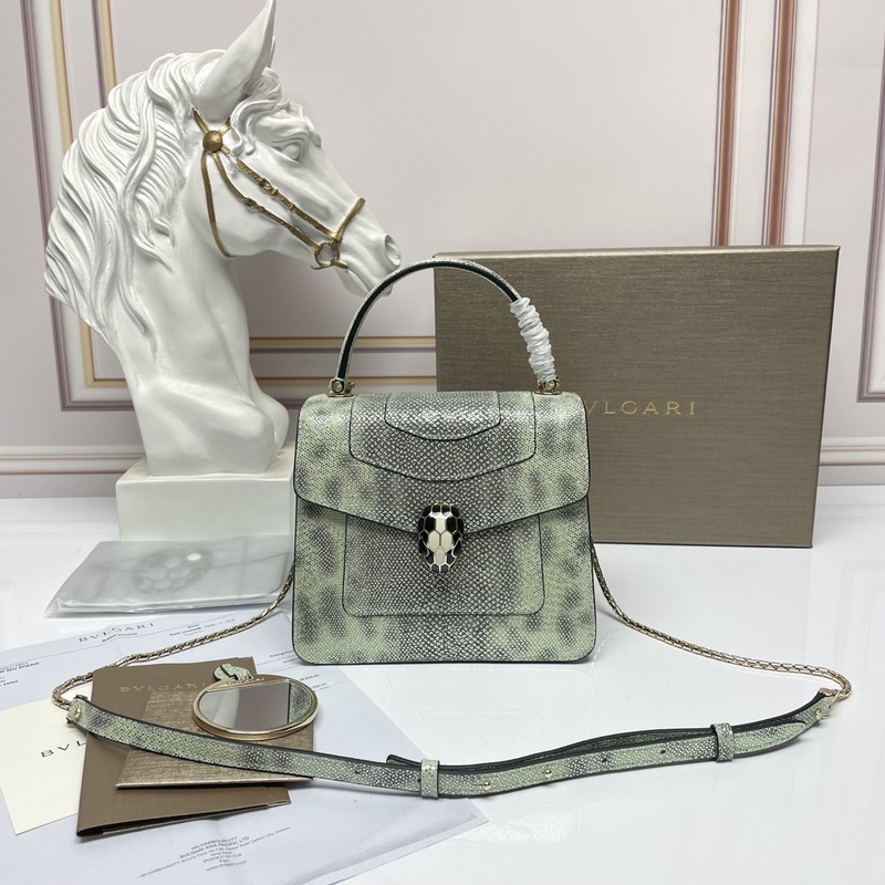 Bvlgari 2019年最新限量款-水蛇皮蛇頭包包首發上市 這款皮的質感非常的