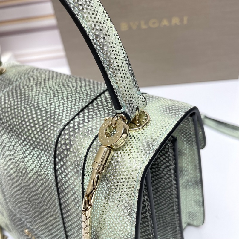 Bvlgari 2019年最新限量款-水蛇皮蛇頭包包首發上市 這款皮的質感非常的