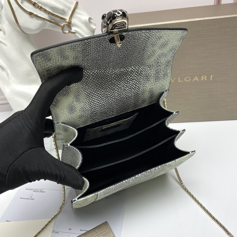 Bvlgari 2019年最新限量款-水蛇皮蛇頭包包首發上市 這款皮的質感非常的