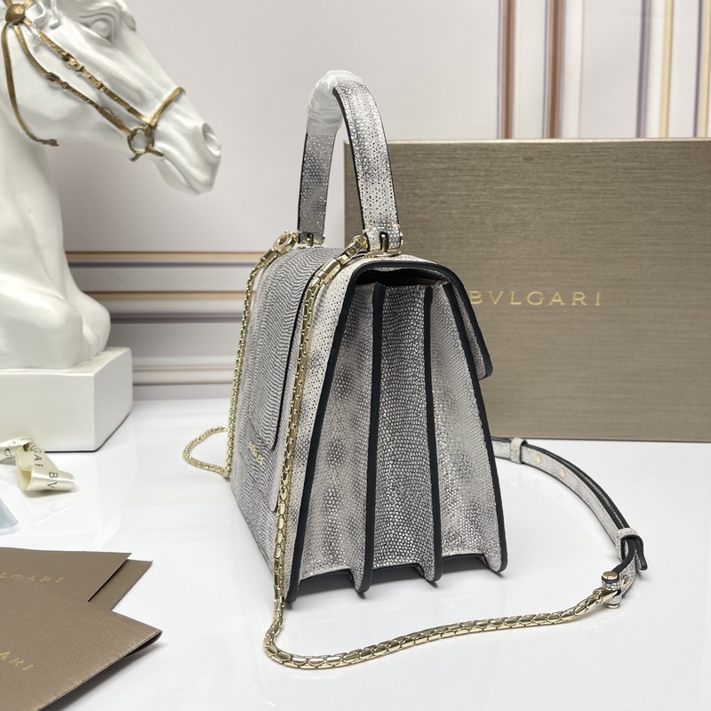 Bvlgari 2019年最新限量款-水蛇皮蛇頭包包首發上市 這款皮的質感非常的