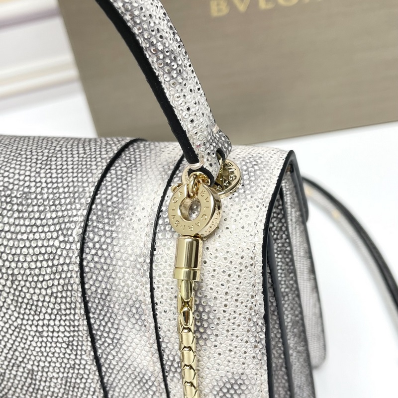 Bvlgari 2019年最新限量款-水蛇皮蛇頭包包首發上市 這款皮的質感非常的