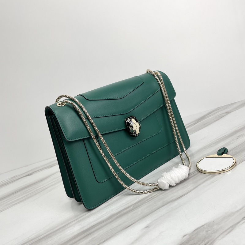 Bvlgar， 升級版牛皮 皮質柔軟細膩 靈感源于自然 賦予都是女性撫媚和時尚之