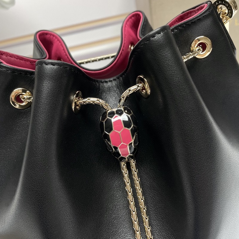 【Bvlgari】寶格麗專櫃新款限量水桶包 牛皮款，B287614，采用進口蛇皮