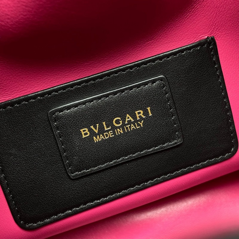 【Bvlgari】寶格麗專櫃新款限量水桶包 牛皮款，B287614，采用進口蛇皮