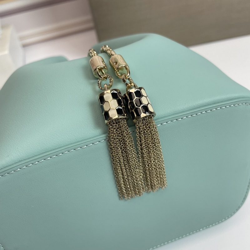 【Bvlgari】寶格麗專櫃新款限量水桶包 牛皮款，B287614，采用進口蛇皮