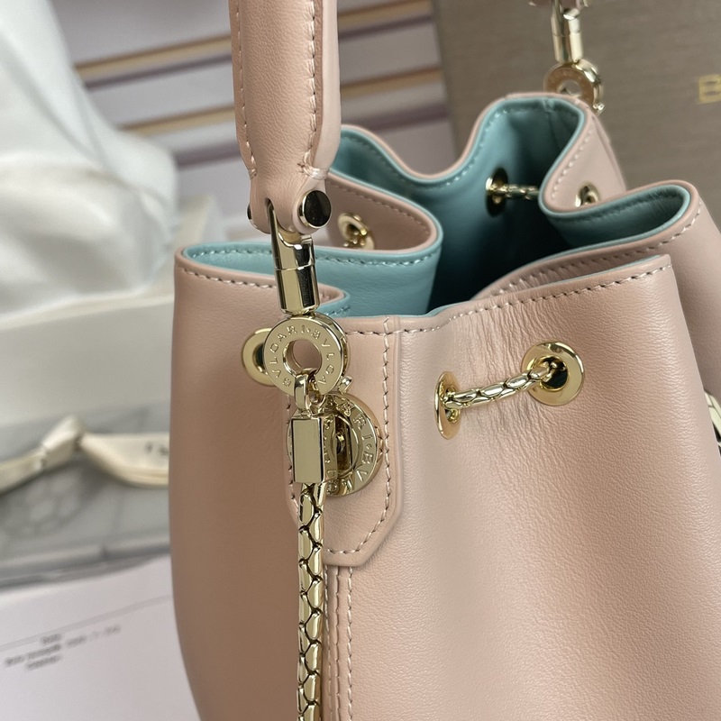 【Bvlgari】寶格麗專櫃新款限量水桶包 牛皮款，B287614，采用進口蛇皮