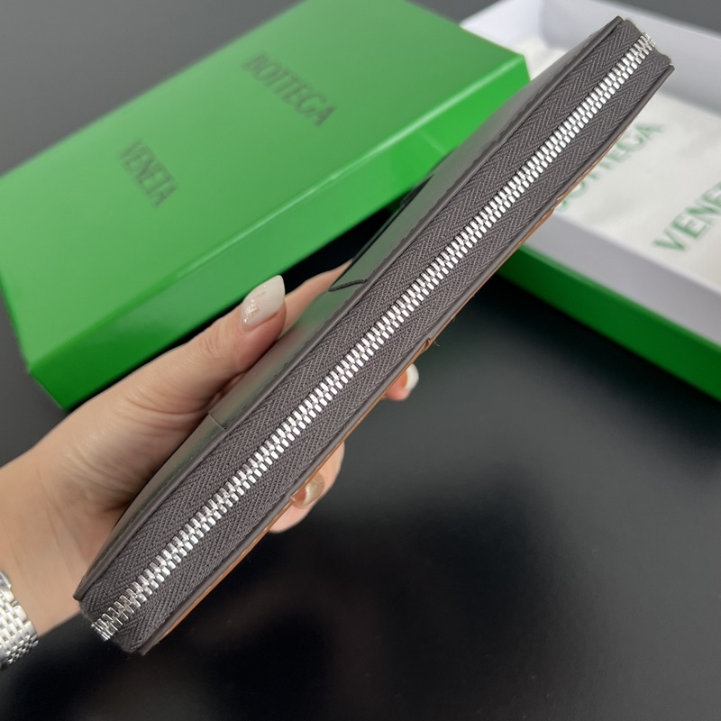 #Bv 男士大編格錢包 649607 經典編織牛皮制成 柔軟舒適 有質感 內部細