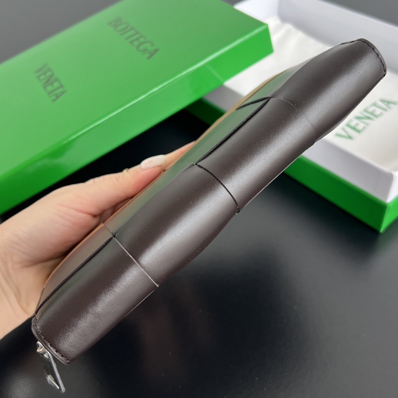 #Bv 男士大編格錢包 649607 經典編織牛皮制成 柔軟舒適 有質感 內部細