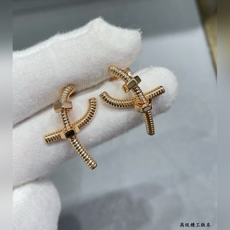 V金鍍咪金 9670210 卡地亞交叉螺絲耳釘，Cartier 經典螺絲設計JU