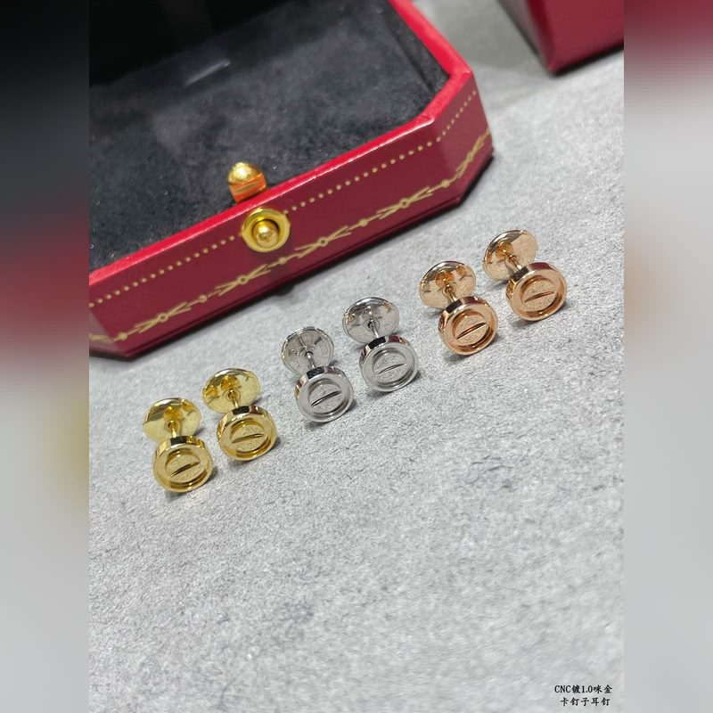 V金材質 卡地亞釘子耳釘 滿足你的釘子夢專櫃價22900 卡地亞中國線獨家首發主