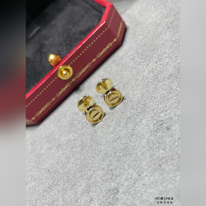 V金材質 卡地亞釘子耳釘 滿足你的釘子夢專櫃價22900 卡地亞中國線獨家首發主