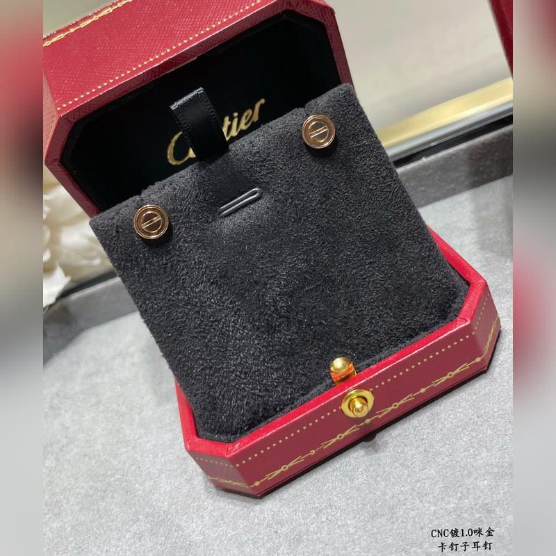 V金材質 卡地亞釘子耳釘 滿足你的釘子夢專櫃價22900 卡地亞中國線獨家首發主