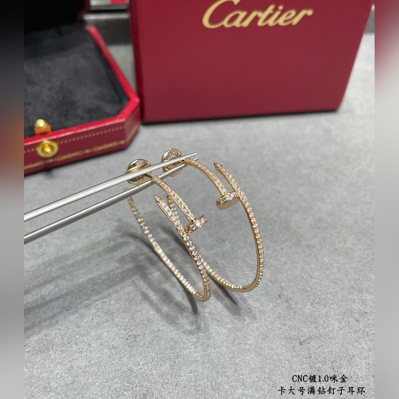 V金材質(zhì)  卡地亞 CNC大號滿鑽釘子耳環(huán)，按照18K真金貨打造 微鑲工藝 打版