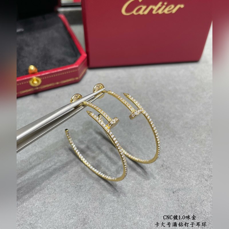 V金材質(zhì)  卡地亞 CNC大號滿鑽釘子耳環(huán)，按照18K真金貨打造 微鑲工藝 打版