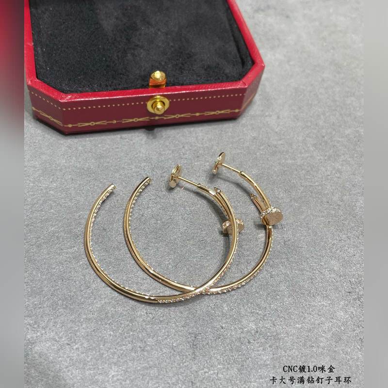V金材質(zhì)  卡地亞 CNC大號滿鑽釘子耳環(huán)，按照18K真金貨打造 微鑲工藝 打版