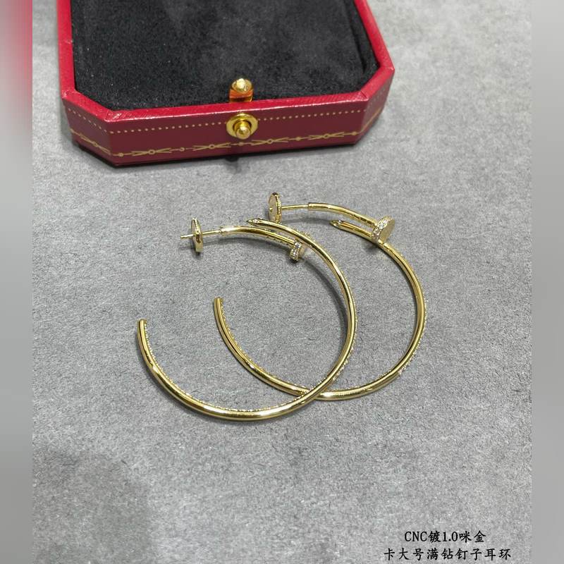 V金材質(zhì)  卡地亞 CNC大號滿鑽釘子耳環(huán)，按照18K真金貨打造 微鑲工藝 打版