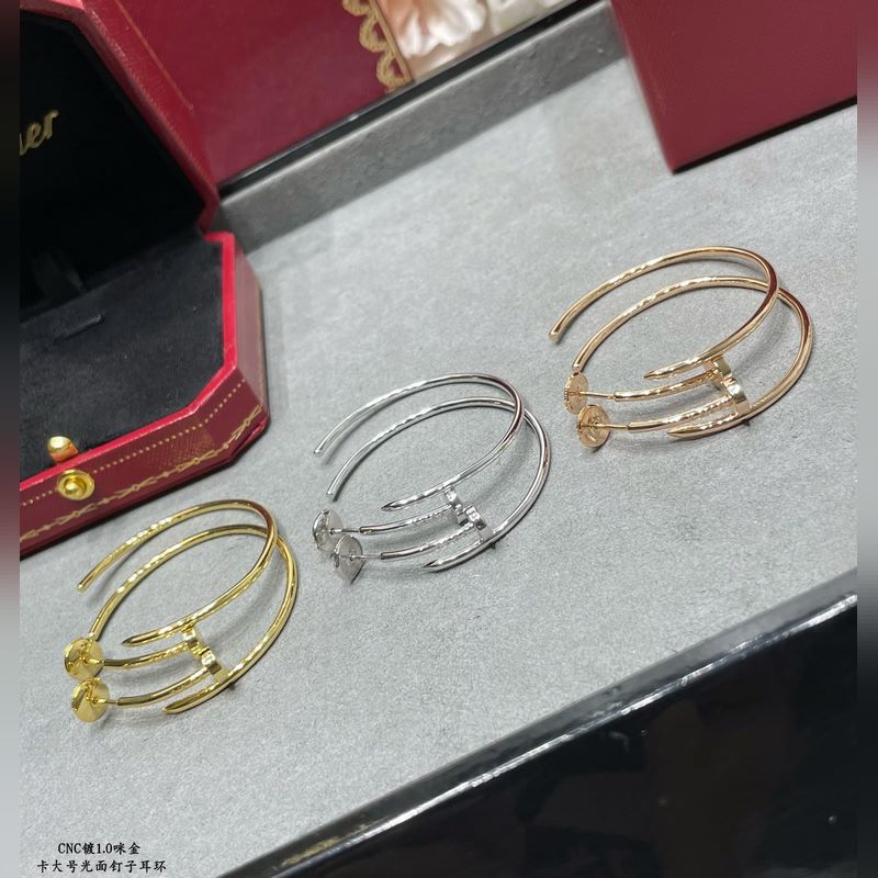 V金材質 9640240 卡地亞 CNC大號光面釘子耳環 ，按照18K真金貨打造