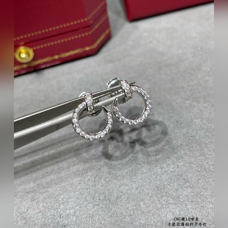 V金材質 9640150 卡地亞迷你滿鑽釘子耳釘，按照18K真金貨打造 微鑲工藝