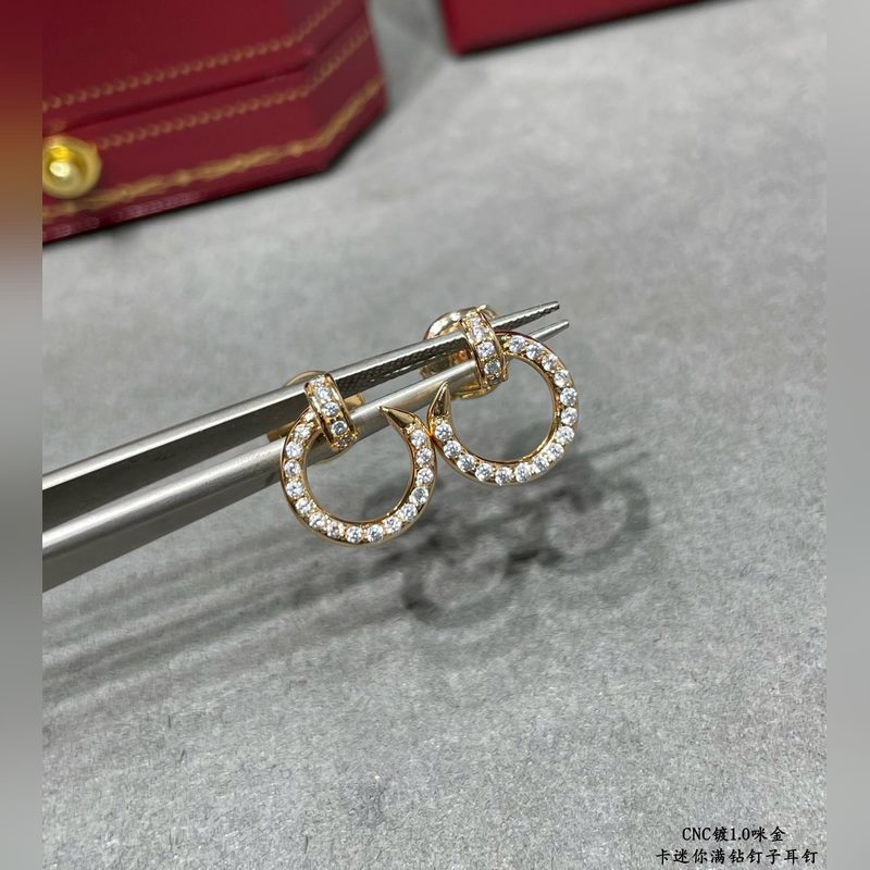 V金材質 9640150 卡地亞迷你滿鑽釘子耳釘，按照18K真金貨打造 微鑲工藝